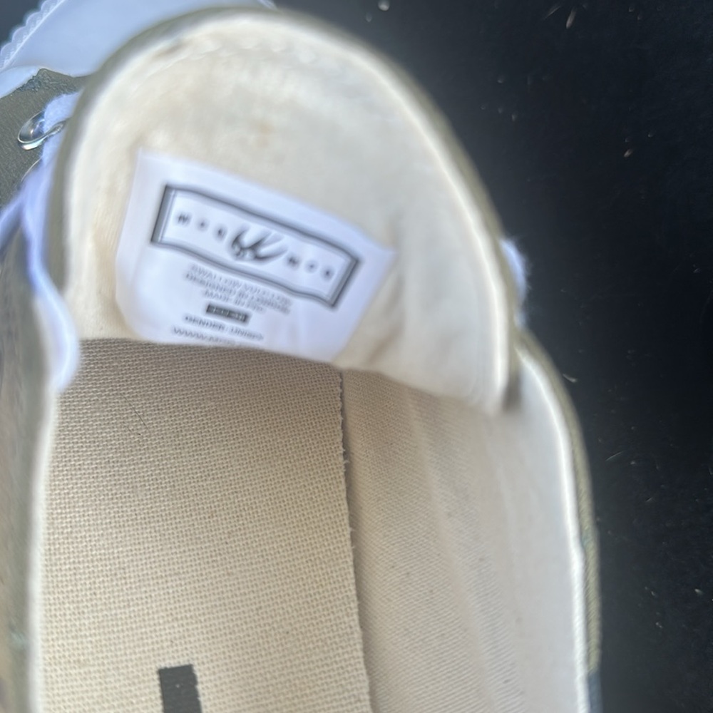 MCQ Alexander McQueen Swallow Cap Toe Sneakers size 8 EU 38-price is firm New - Picture 6 of 9